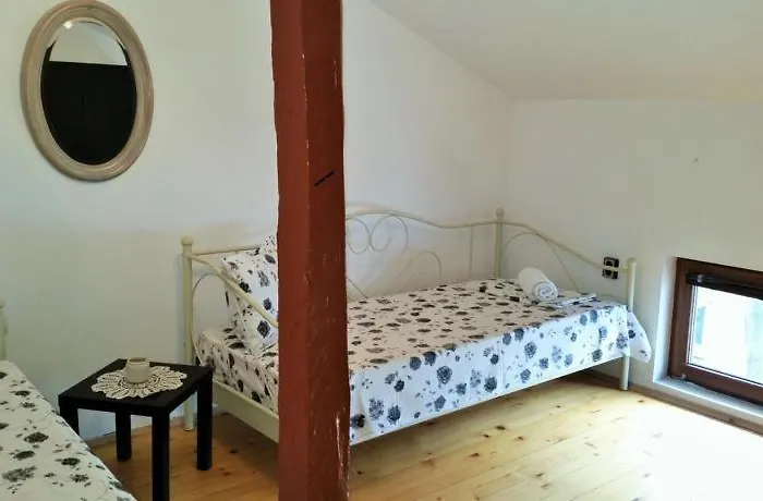 The Old House Guest And Daire Filibe