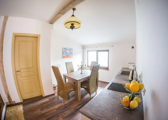 The Old House Guest And * Filibe