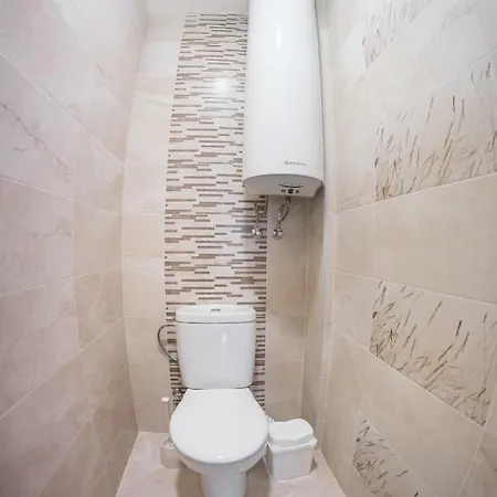 The Old House Guest And * Filibe